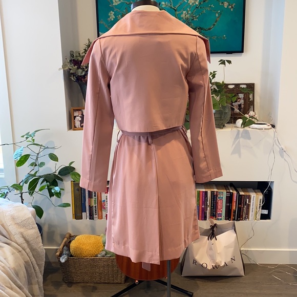 Pink airy trench with pockets and tie - Picture 3 of 5